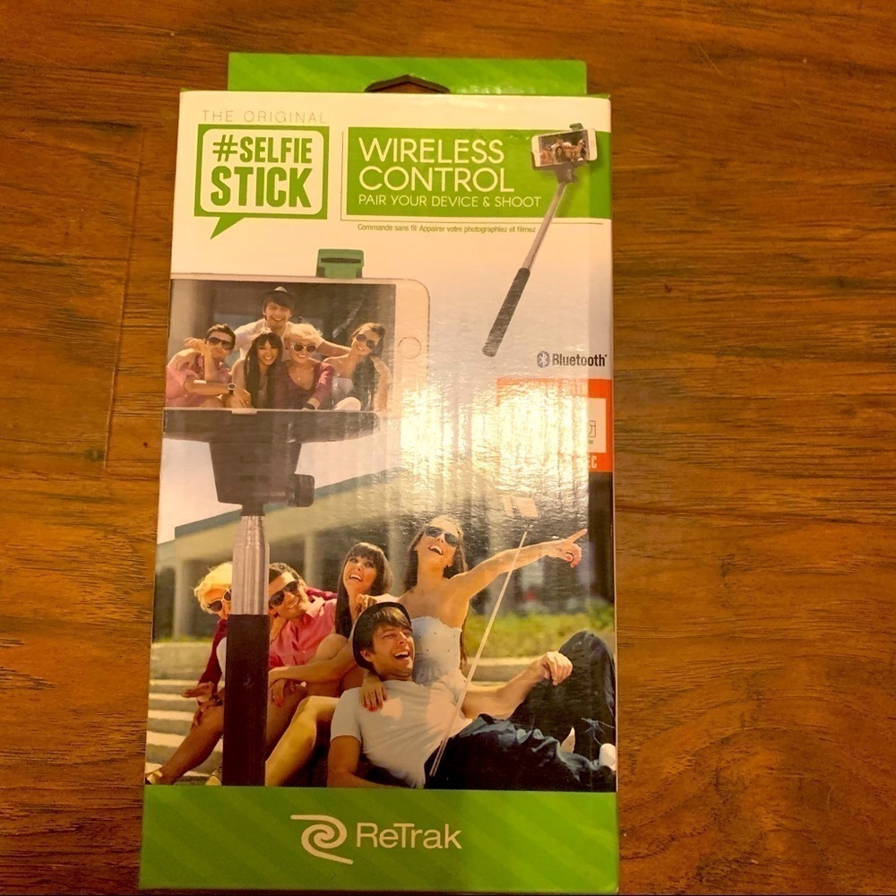 Retrak Selfie Stick-New in Box